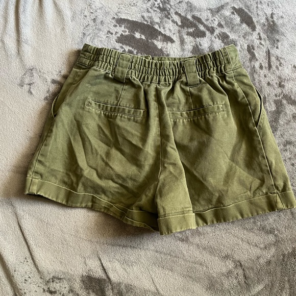 Green shorts - Picture 2 of 2